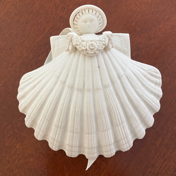 1995 Margaret Furlong Shell Ornament - Picture 1 of 6